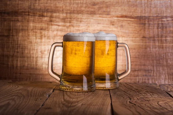 Due bicchieri di birra — Foto Stock