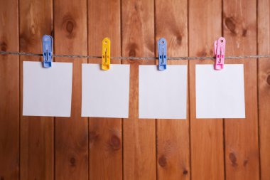 dört beyaz boş notları