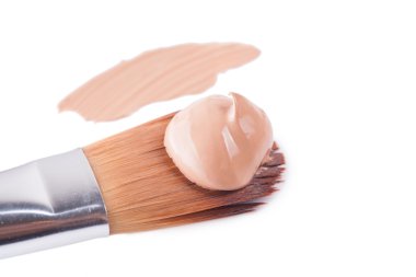 Close-Up makyaj kapatıcı fırçası