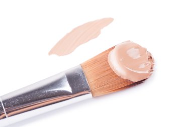 Close-Up makyaj kapatıcı fırçası