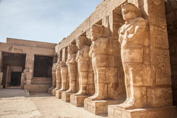 Eeuwenoude architectuur van karnak tempel — Stockfoto