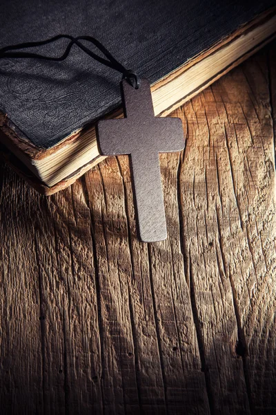 Closeup of wooden Christian cross — Stock Photo, Image