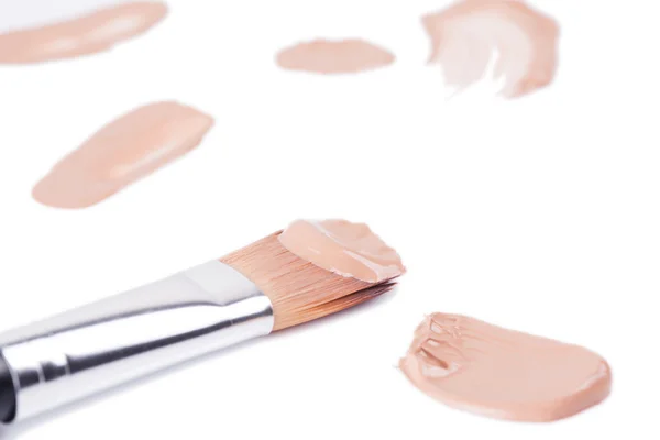 Närbild av makeup concealer borste — Stockfoto