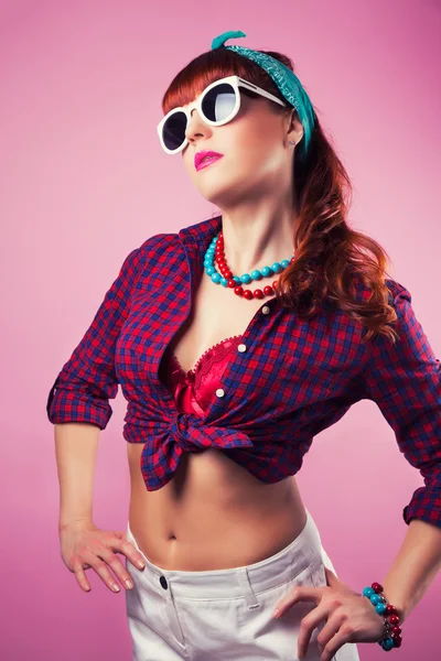 Girl posing with white sunglasses — Stock Photo, Image