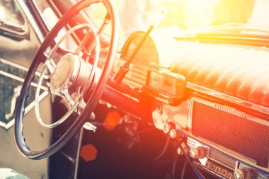 Klasik eski model araba