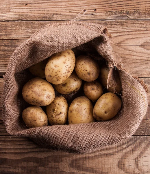 çuval çuval patates hasat