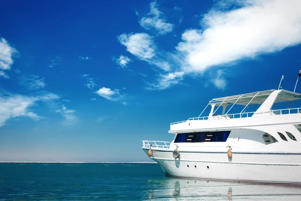 Luxurious white Yatch — Stock Photo, Image