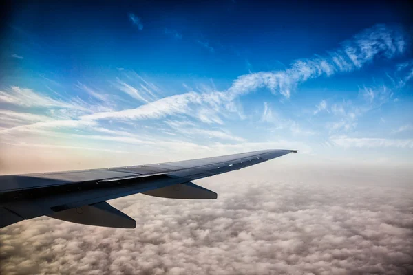 Primer plano del ala del avión — Foto de Stock