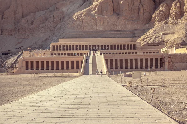 Ancient Hatshepsut temple — Stock Photo, Image