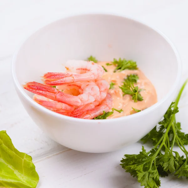 Tasty shrimps in plate — Stock Photo, Image