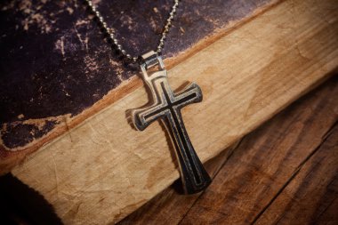 İncil Hristiyan çarmıhta