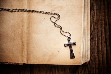 İncil Hristiyan çarmıhta