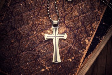 İncil Hristiyan çarmıhta