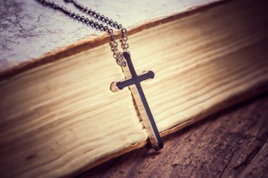 İncil Hristiyan çarmıhta