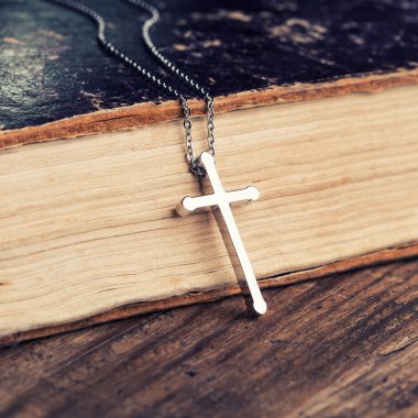 İncil Hristiyan çarmıhta