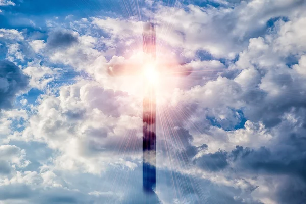 Een transparante Cross in de hemel — Stockfoto
