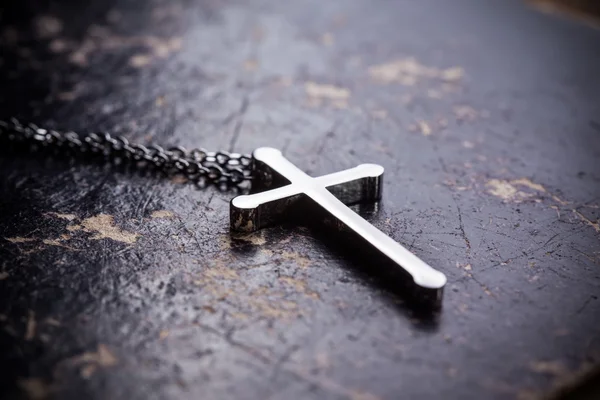 Srebrny Krzyż chrześcijański — Zdjęcie stockowe