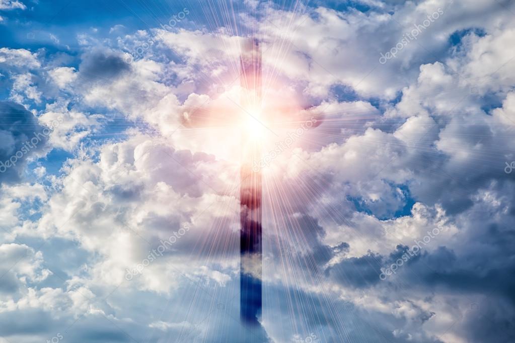 Vedere Una Croce In Cielo Significato Una Croce trasparente nel cielo - Foto Stock: Foto, Immagini