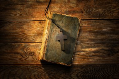 İncil Hristiyan çarmıhta