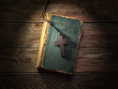 İncil Hristiyan çarmıhta