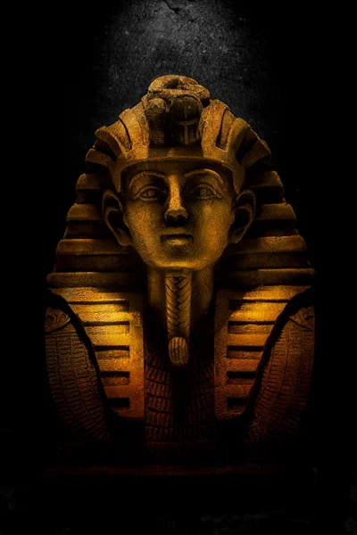 Faraón de oro máscara de Tutankamón — Foto de Stock