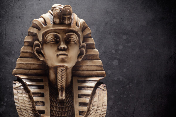 Stone pharaoh tutankhamen mask