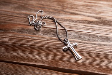 Zinciri ile eski çapraz