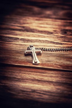 Zinciri ile eski çapraz