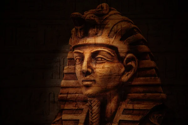 Кам'яна фараонська маска tutankhamen — стокове фото