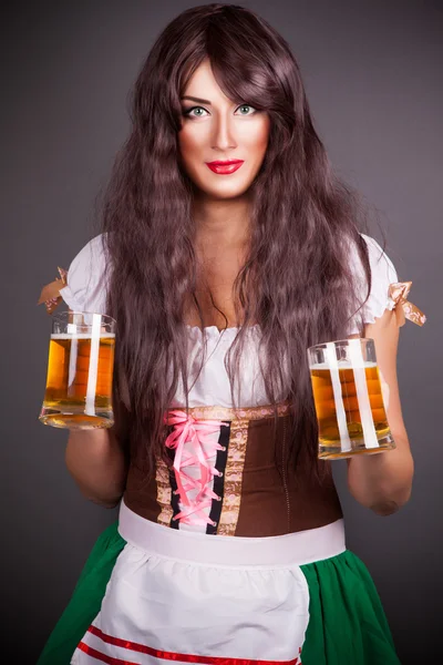 Joven sexy Oktoberfest mujer — Foto de Stock