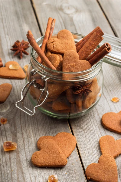 Kézzel készített szív cookie-kat a Valentin-nap — Stock Fotó