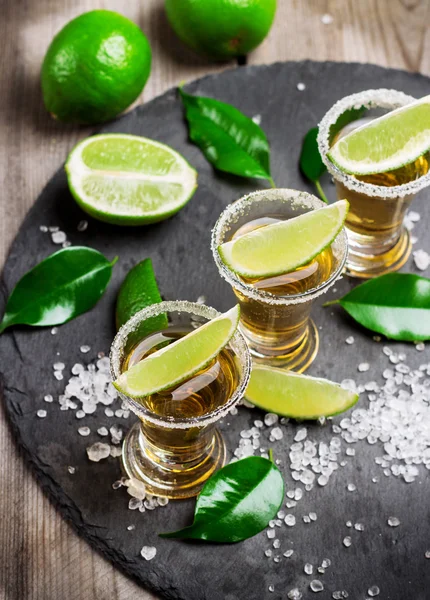 Oro messicano tequila shot — Foto Stock