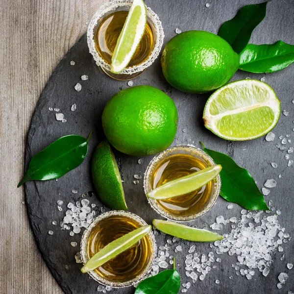 Ouro mexicano tequila tiro — Fotografia de Stock