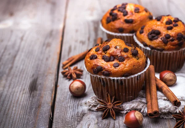 Hausgemachte Chocolate Chip Muffins zum Frühstück — Stockfoto