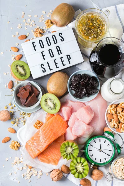 Aliments riches en hormone favorisant le sommeil mélatonine et tryptophane — Photo