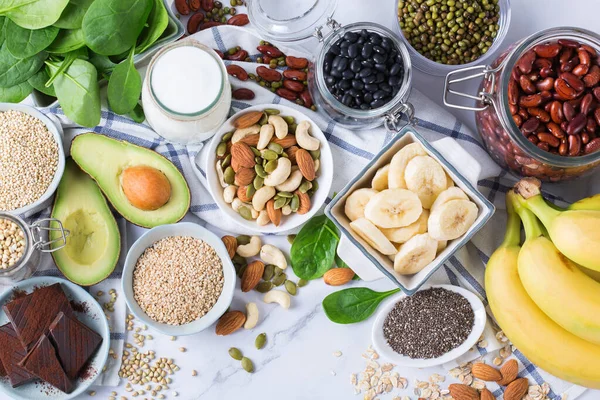 Alimentos ricos em magnésio, alimentação saudável e dieta — Fotografia de Stock