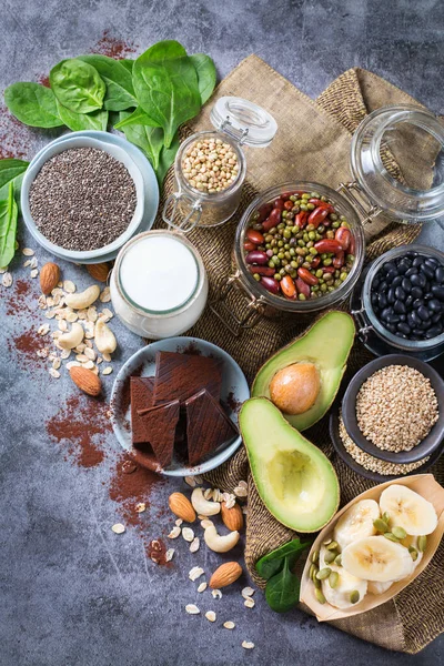 Food rich in magnesium, healthy eating and dieting — Stock Photo, Image