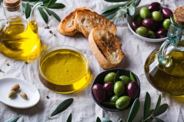 Ekstra saf zeytinyağı.