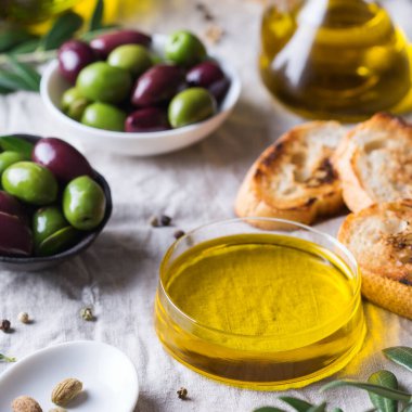 Ekstra saf zeytinyağı.