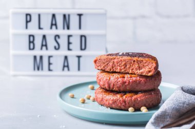 Bitkisel etten yapılmış hamburgerler, karbon ayak izini azaltan yiyecekler.