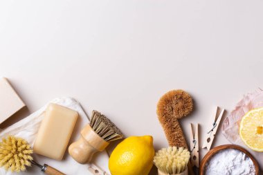 Sıfır atık plastik mutfak temizleme aletleri