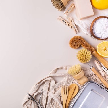 Plastiksiz ve yeniden kullanılabilir mutfak gereçleri.