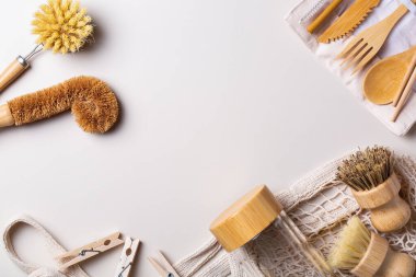 Plastiksiz ve yeniden kullanılabilir mutfak gereçleri.