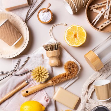 Plastiksiz ve yeniden kullanılabilir mutfak gereçleri.