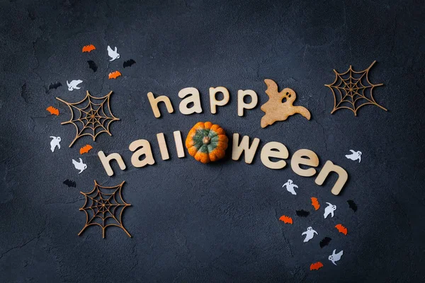 Cadılar Bayramı tebrik kartı hayaletler, örümcek ağı, balkabağı ve yarasalar