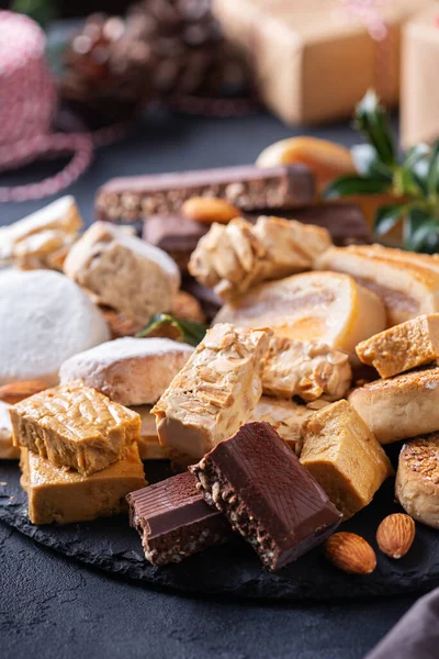 Typical Spanish Christmas sweets, shortbread mantecados, polvorones, nougat or turron — Stock Photo, Image