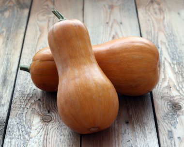 bir tablo üzerinde kabak