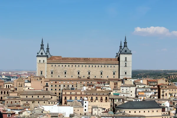 Panoramatický pohled na staré Alcazar Toleda ve Španělsku — Stock fotografie