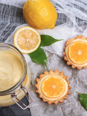 Limon Lor ile tart, tartı