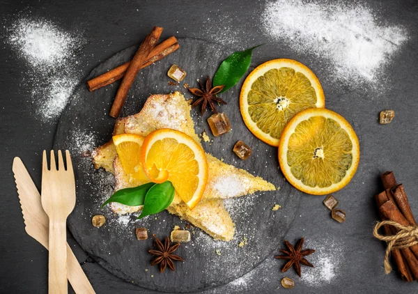 Cake met polenta, maïs en citroen boter — Stockfoto